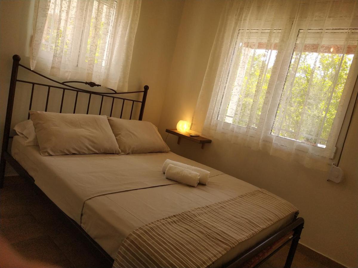 Leodi Place Kipséli Extérieur photo